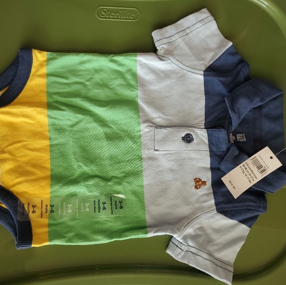 💥NWT GAP BABY ONESIE - Picture 5 of 8